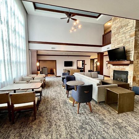 Staybridge Suites Milwaukee West-Oconomowoc By Ihg Екстер'єр фото