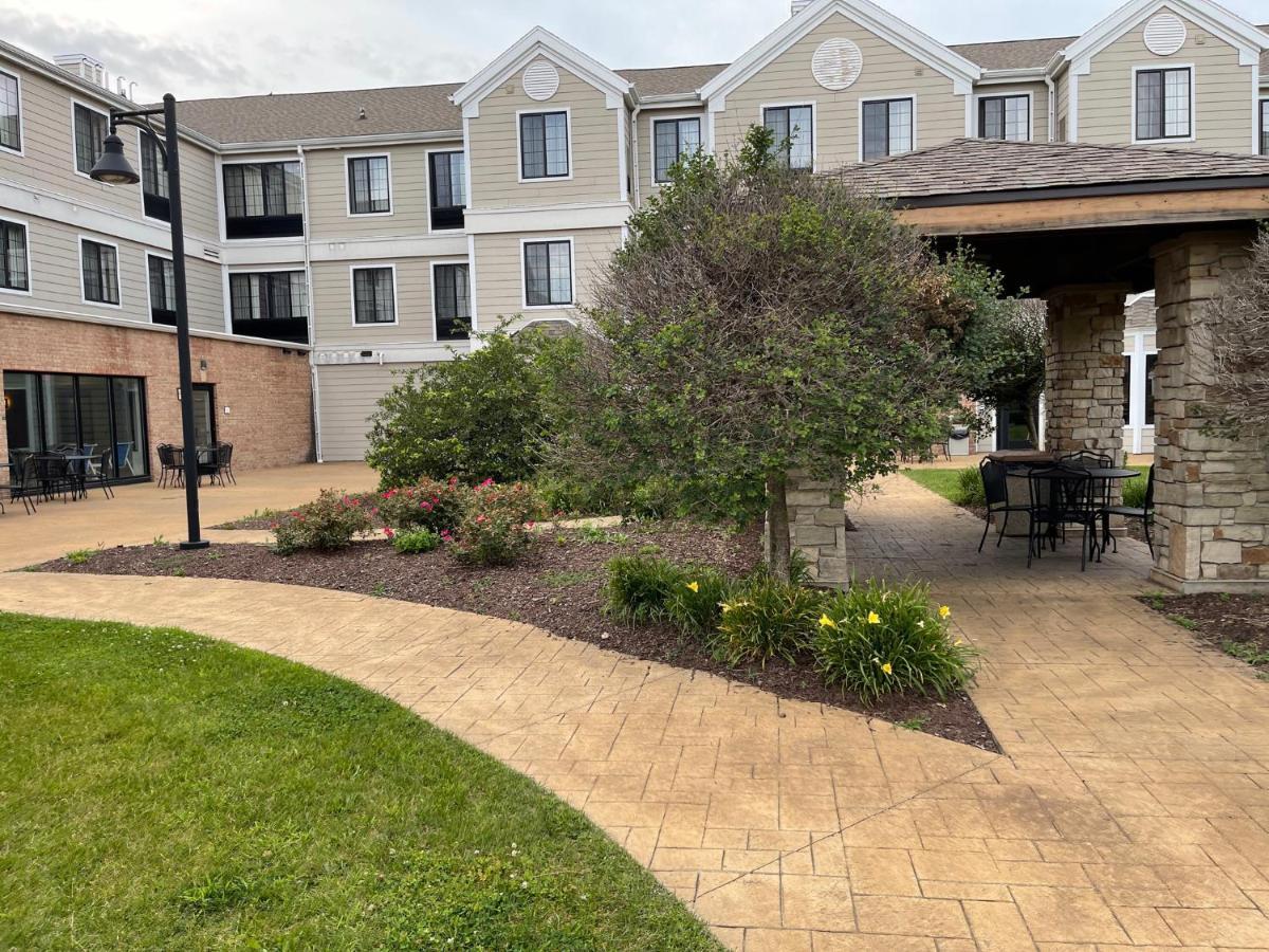 Staybridge Suites Milwaukee West-Oconomowoc By Ihg Екстер'єр фото