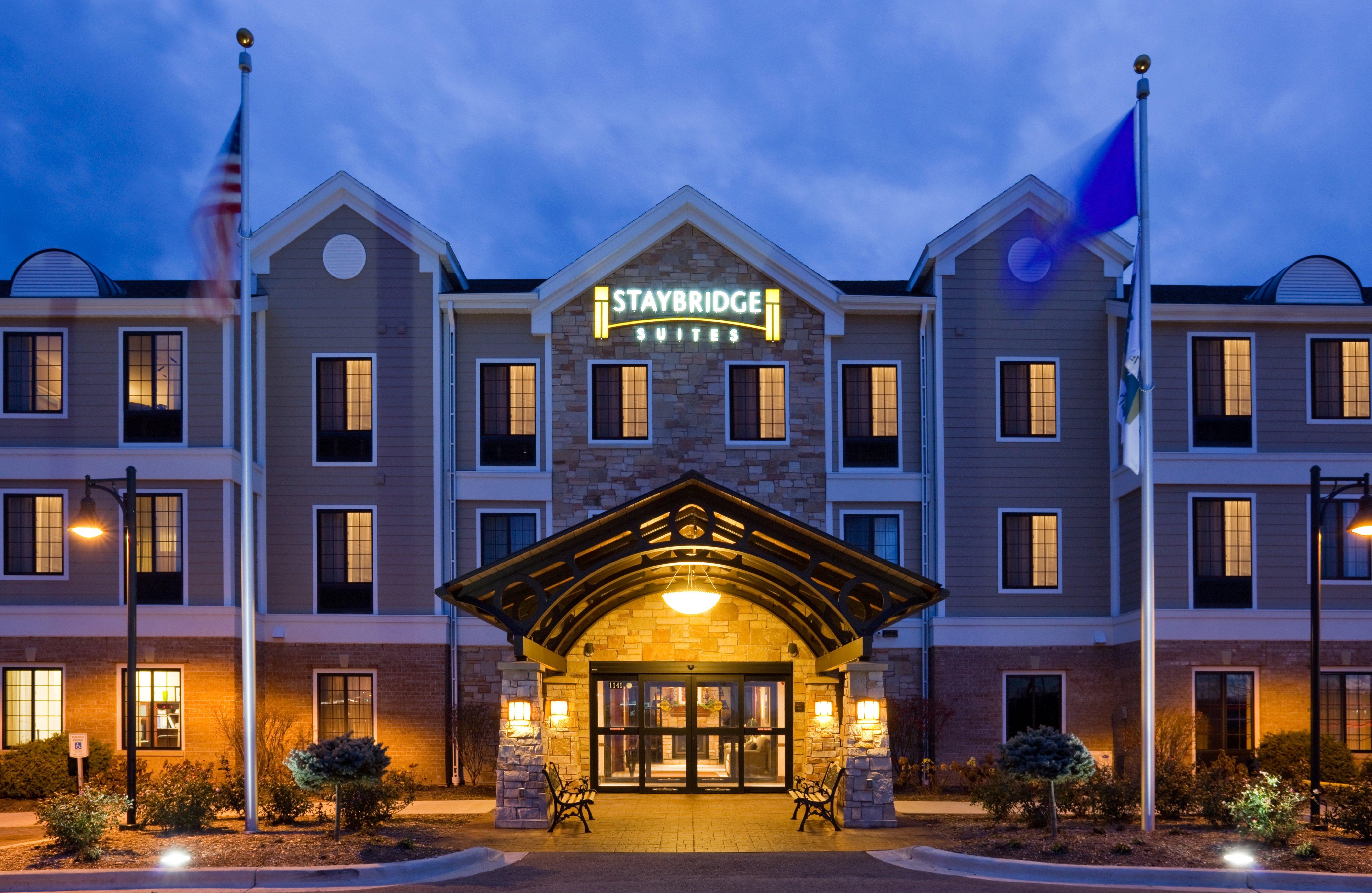 Staybridge Suites Milwaukee West-Oconomowoc By Ihg Екстер'єр фото