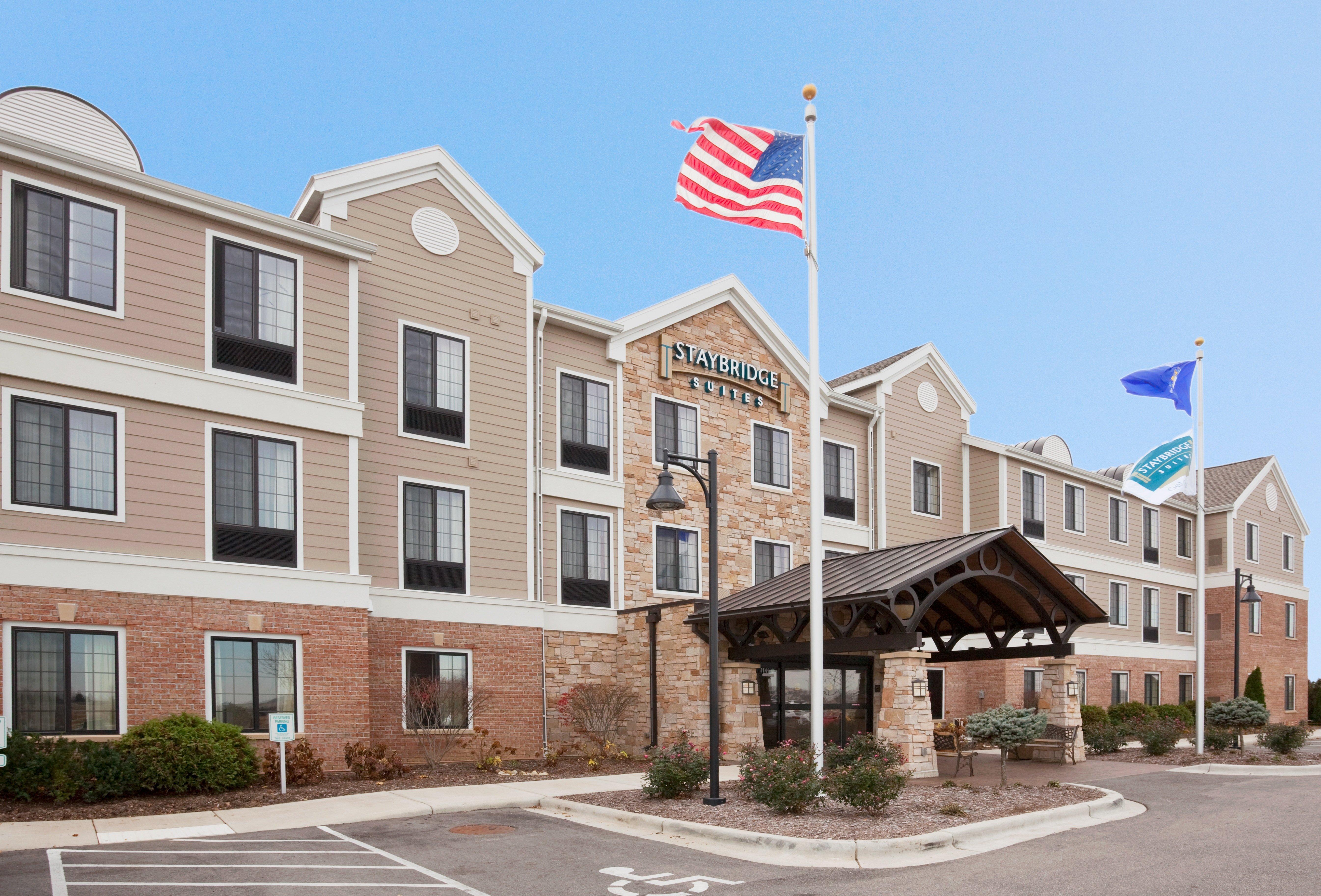 Staybridge Suites Milwaukee West-Oconomowoc By Ihg Екстер'єр фото