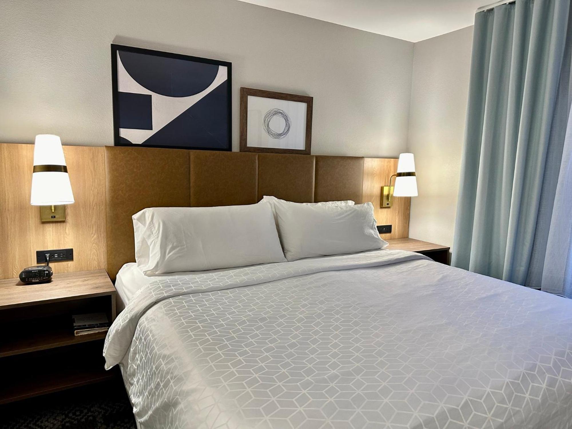 Staybridge Suites Milwaukee West-Oconomowoc By Ihg Екстер'єр фото