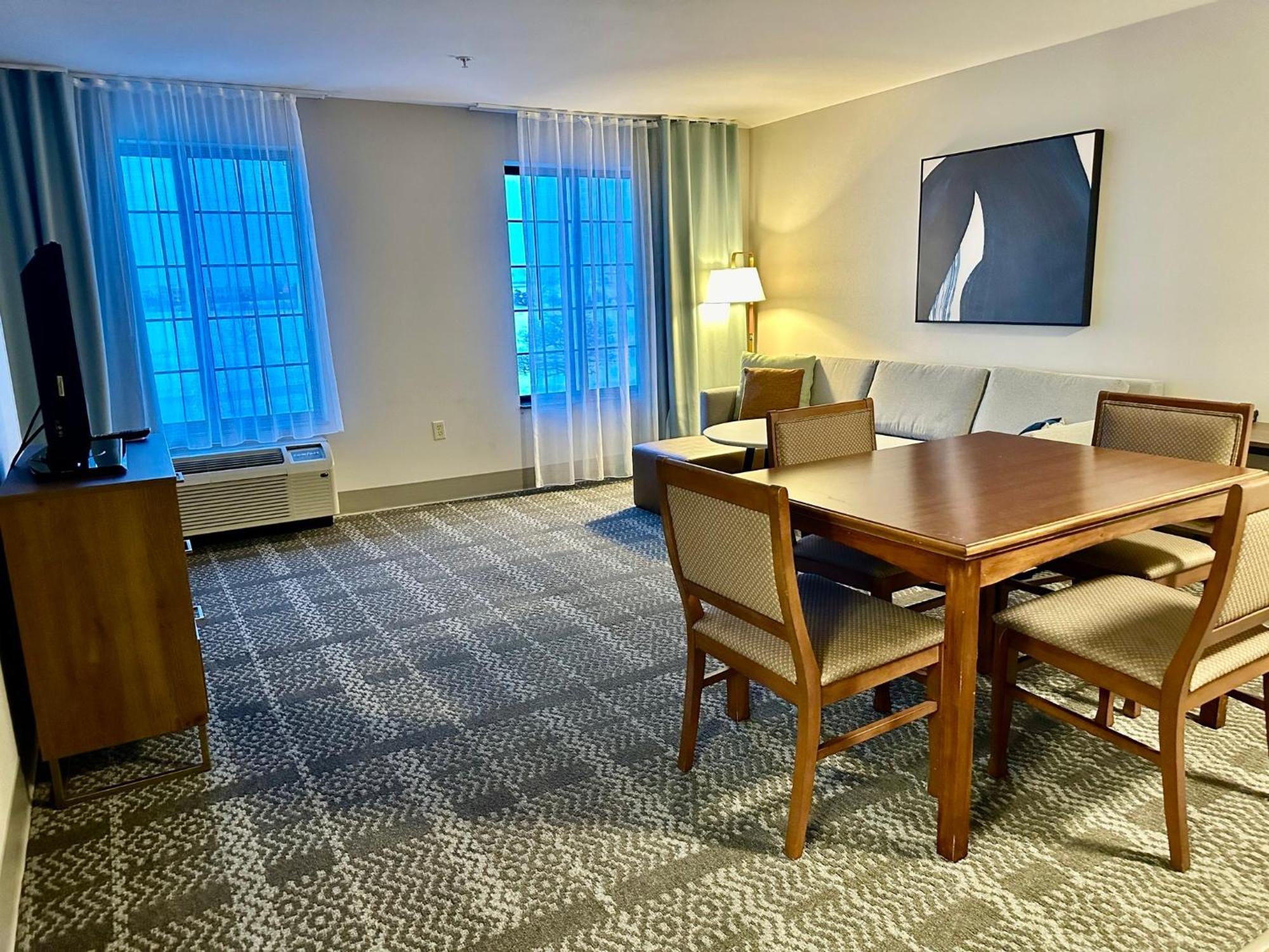 Staybridge Suites Milwaukee West-Oconomowoc By Ihg Екстер'єр фото