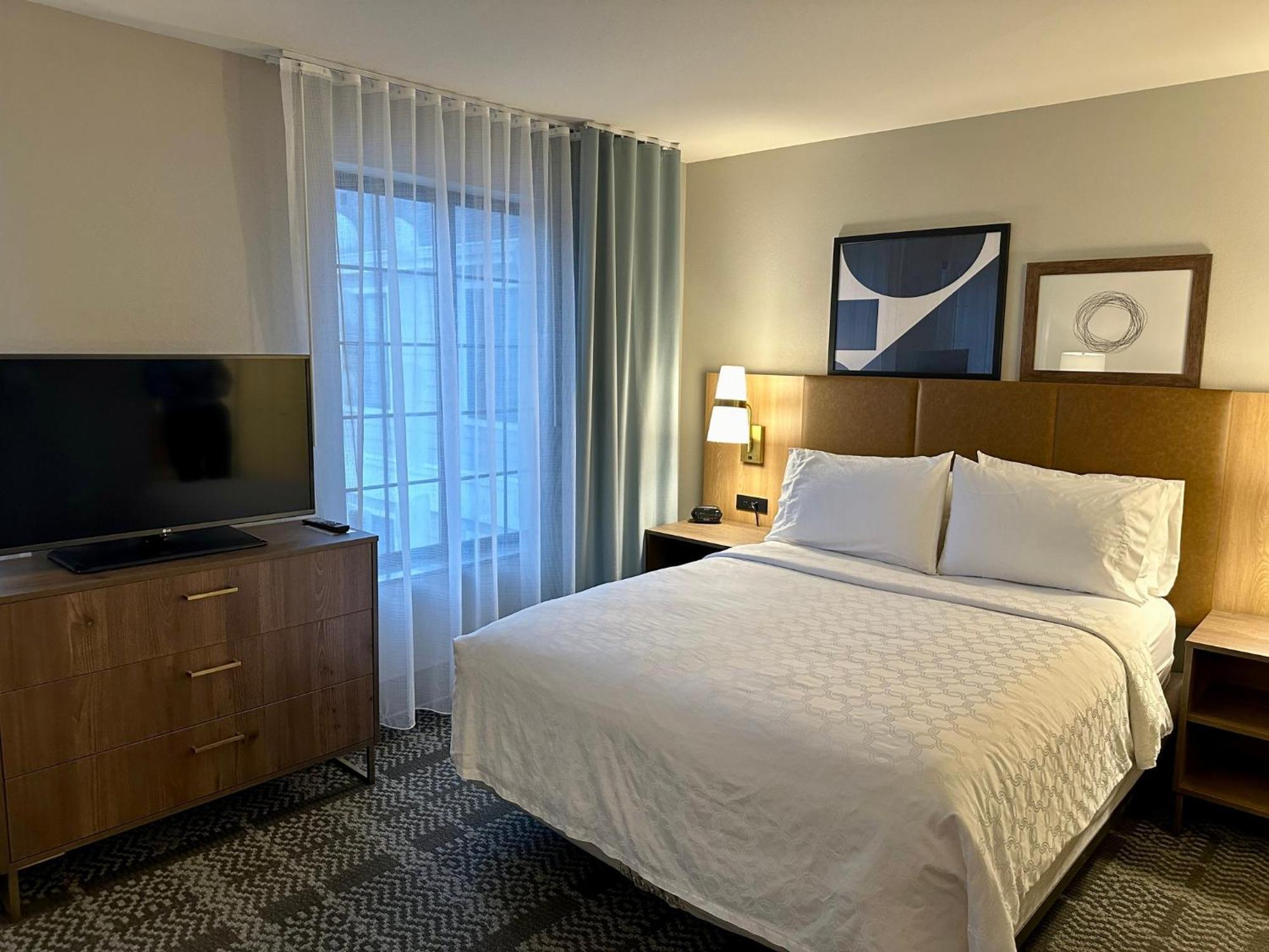 Staybridge Suites Milwaukee West-Oconomowoc By Ihg Екстер'єр фото