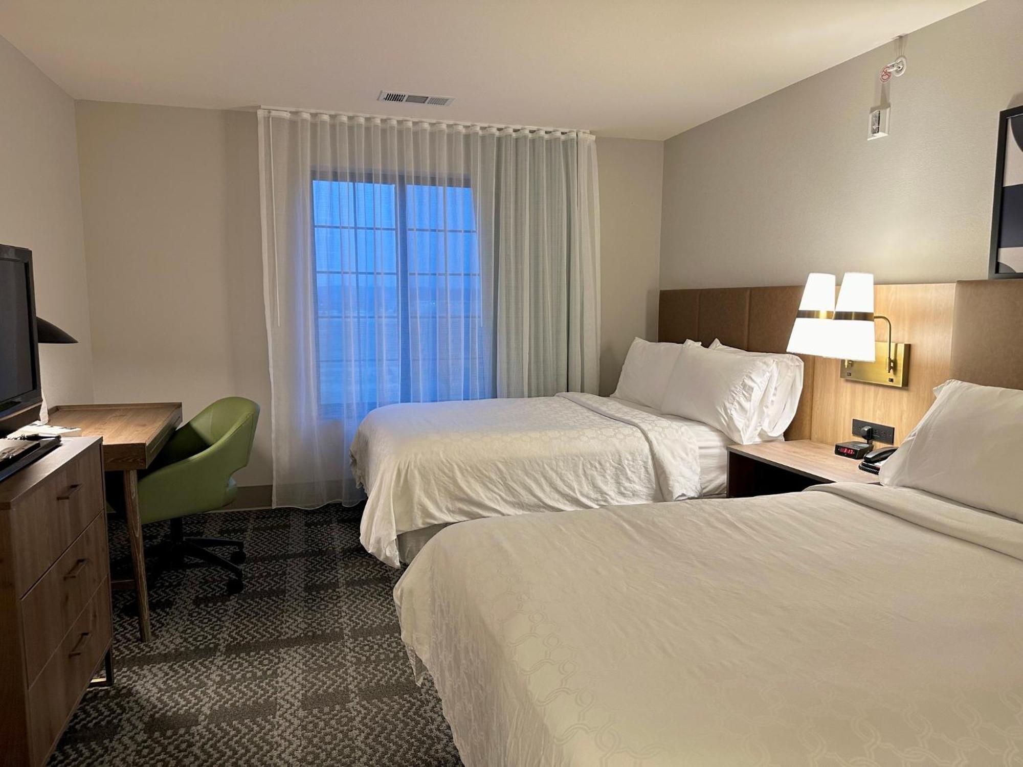 Staybridge Suites Milwaukee West-Oconomowoc By Ihg Екстер'єр фото