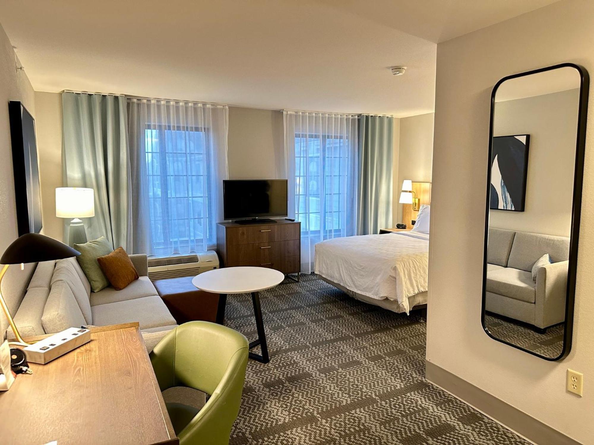 Staybridge Suites Milwaukee West-Oconomowoc By Ihg Екстер'єр фото