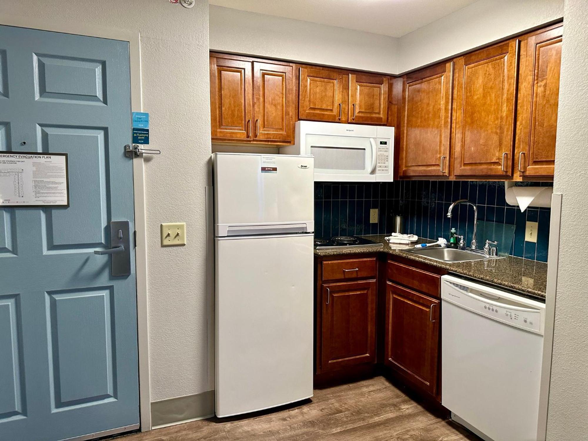 Staybridge Suites Milwaukee West-Oconomowoc By Ihg Екстер'єр фото