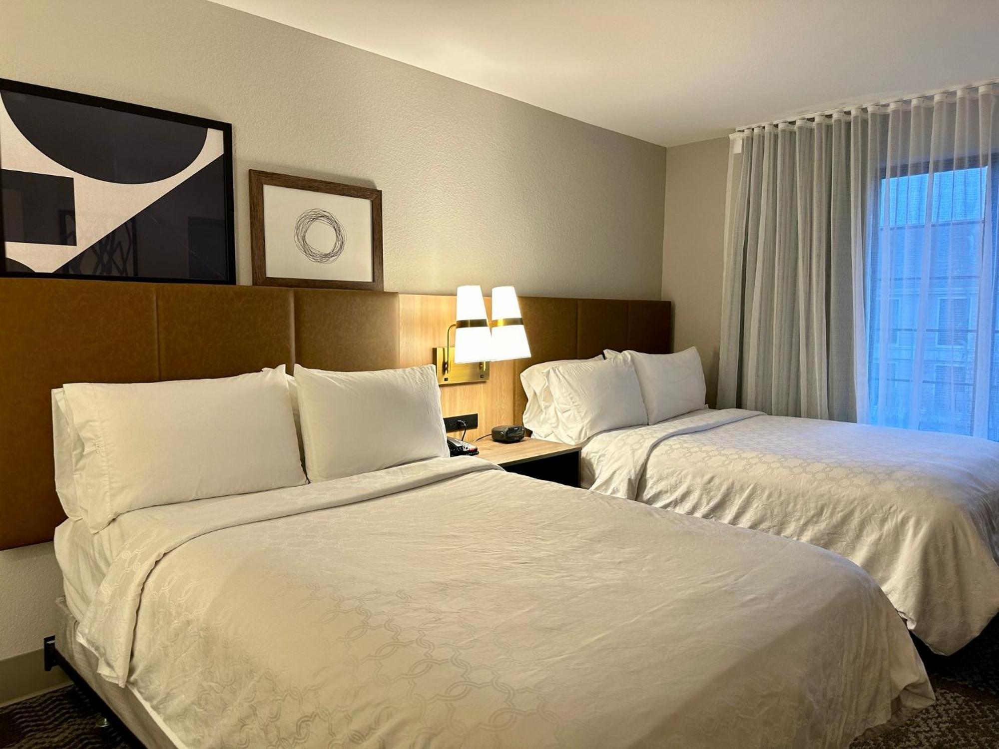 Staybridge Suites Milwaukee West-Oconomowoc By Ihg Екстер'єр фото