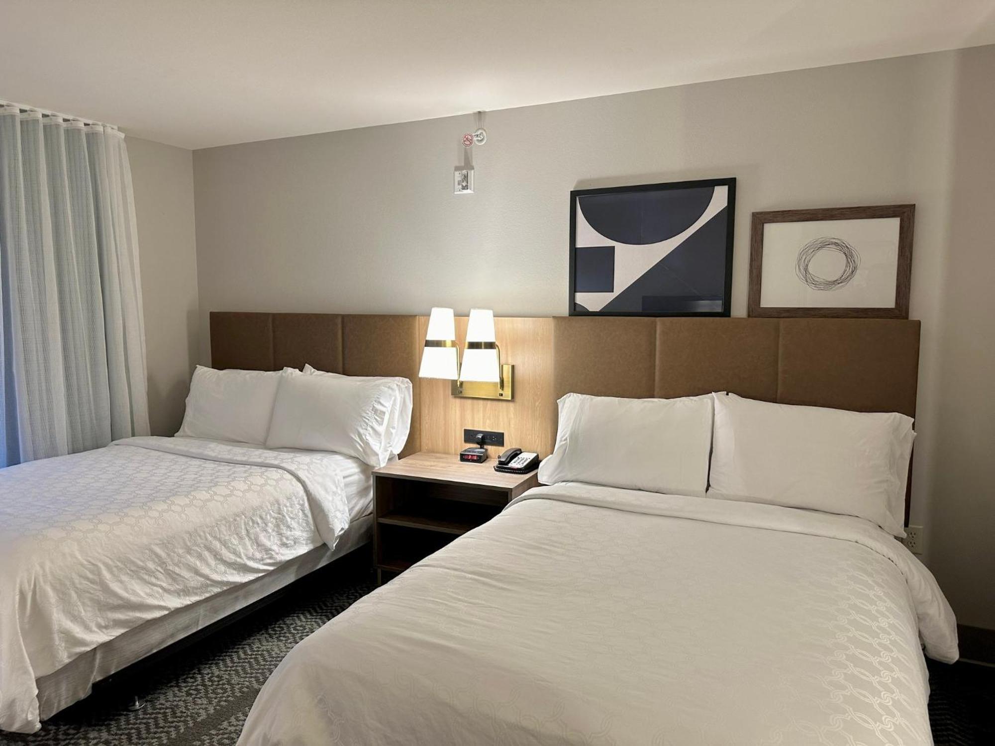Staybridge Suites Milwaukee West-Oconomowoc By Ihg Екстер'єр фото