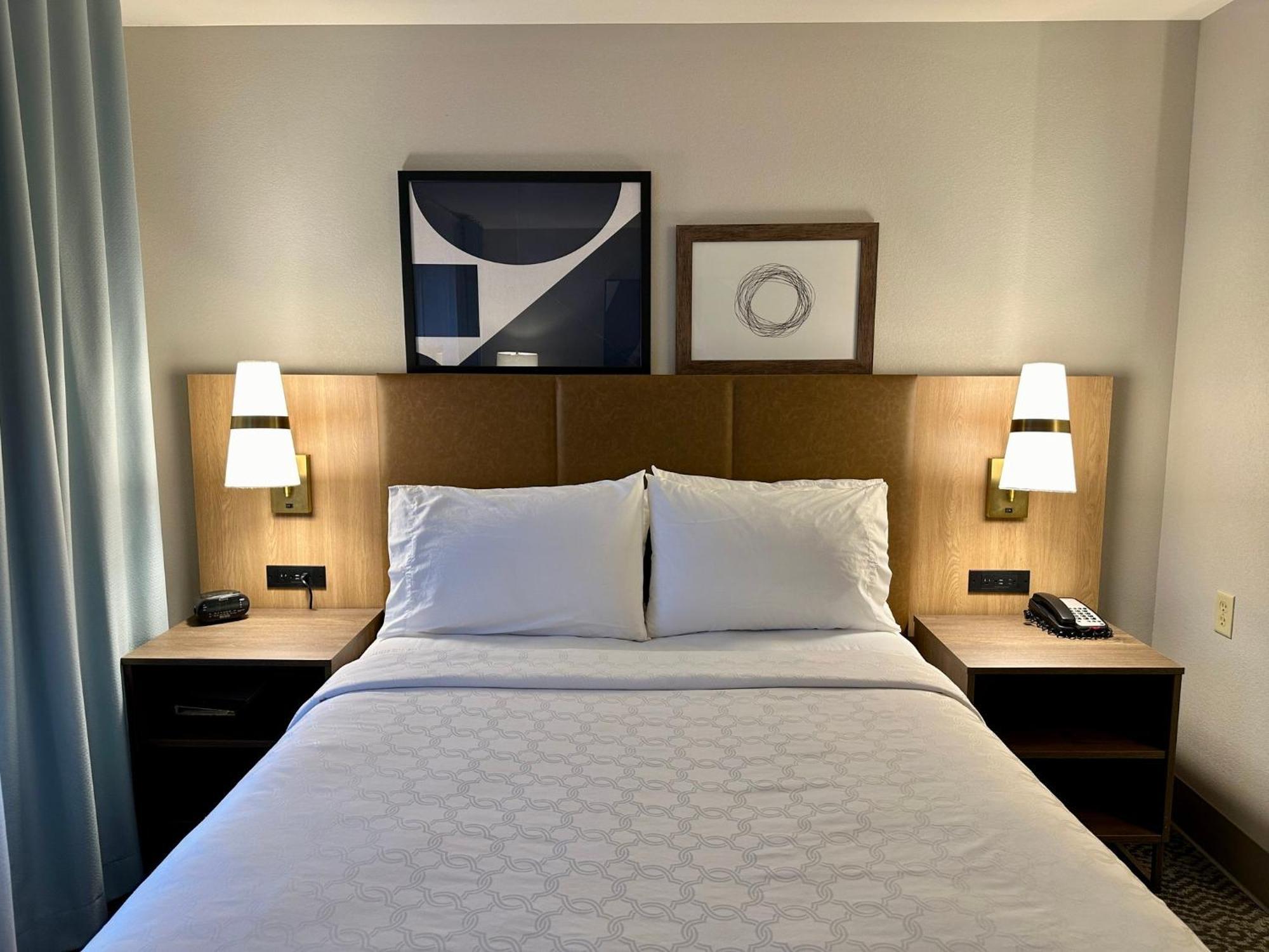 Staybridge Suites Milwaukee West-Oconomowoc By Ihg Екстер'єр фото