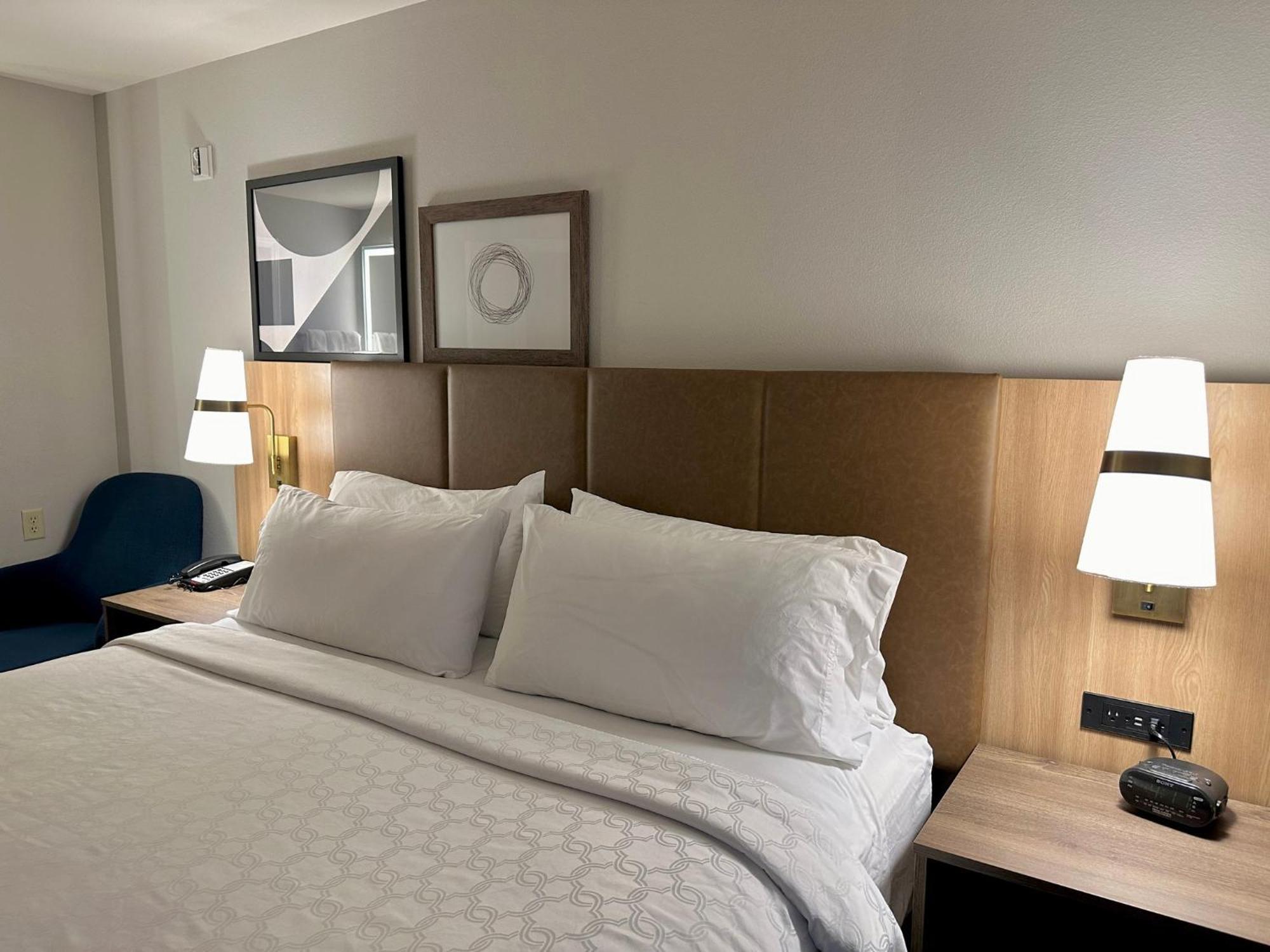 Staybridge Suites Milwaukee West-Oconomowoc By Ihg Екстер'єр фото