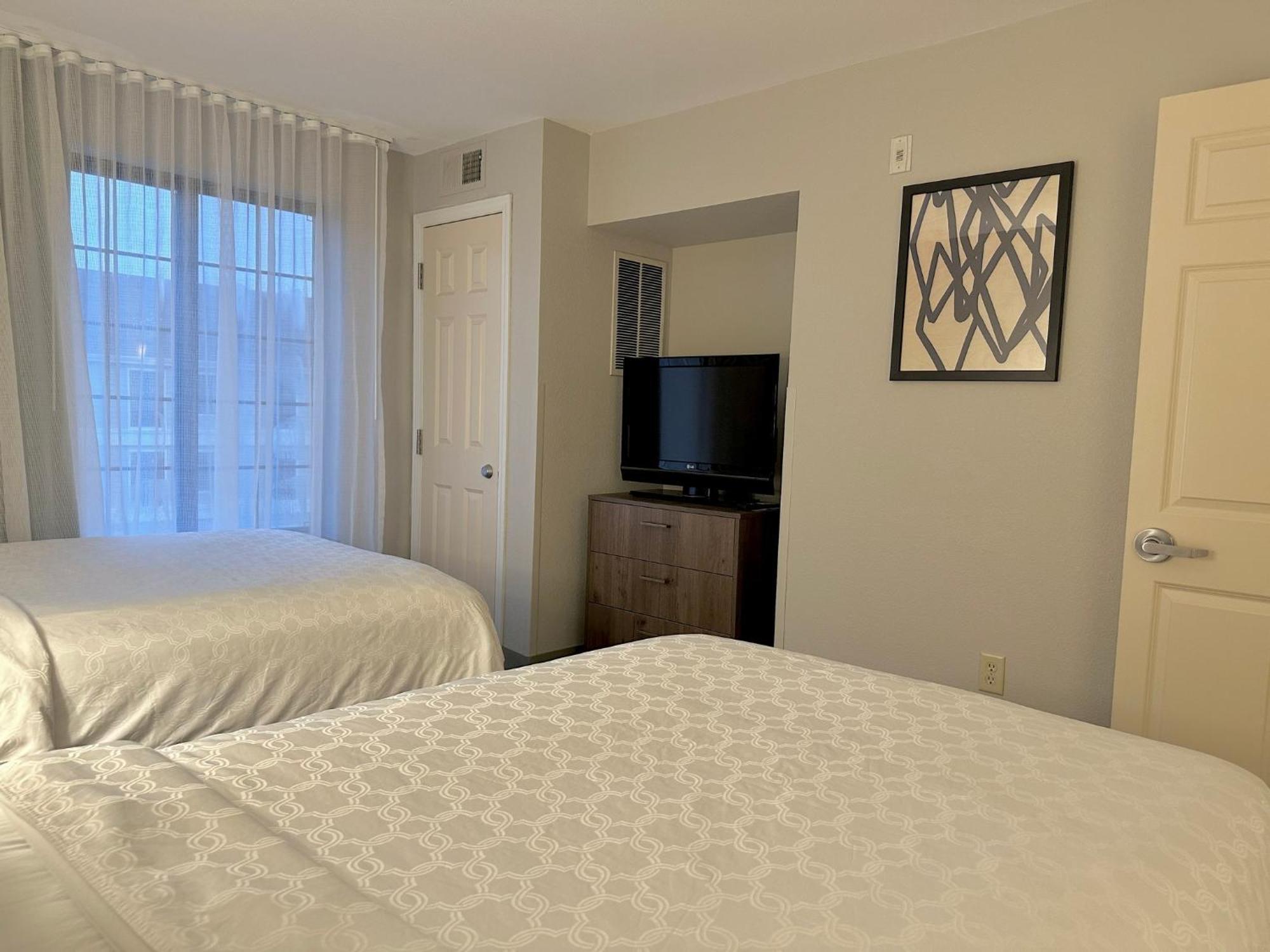 Staybridge Suites Milwaukee West-Oconomowoc By Ihg Екстер'єр фото