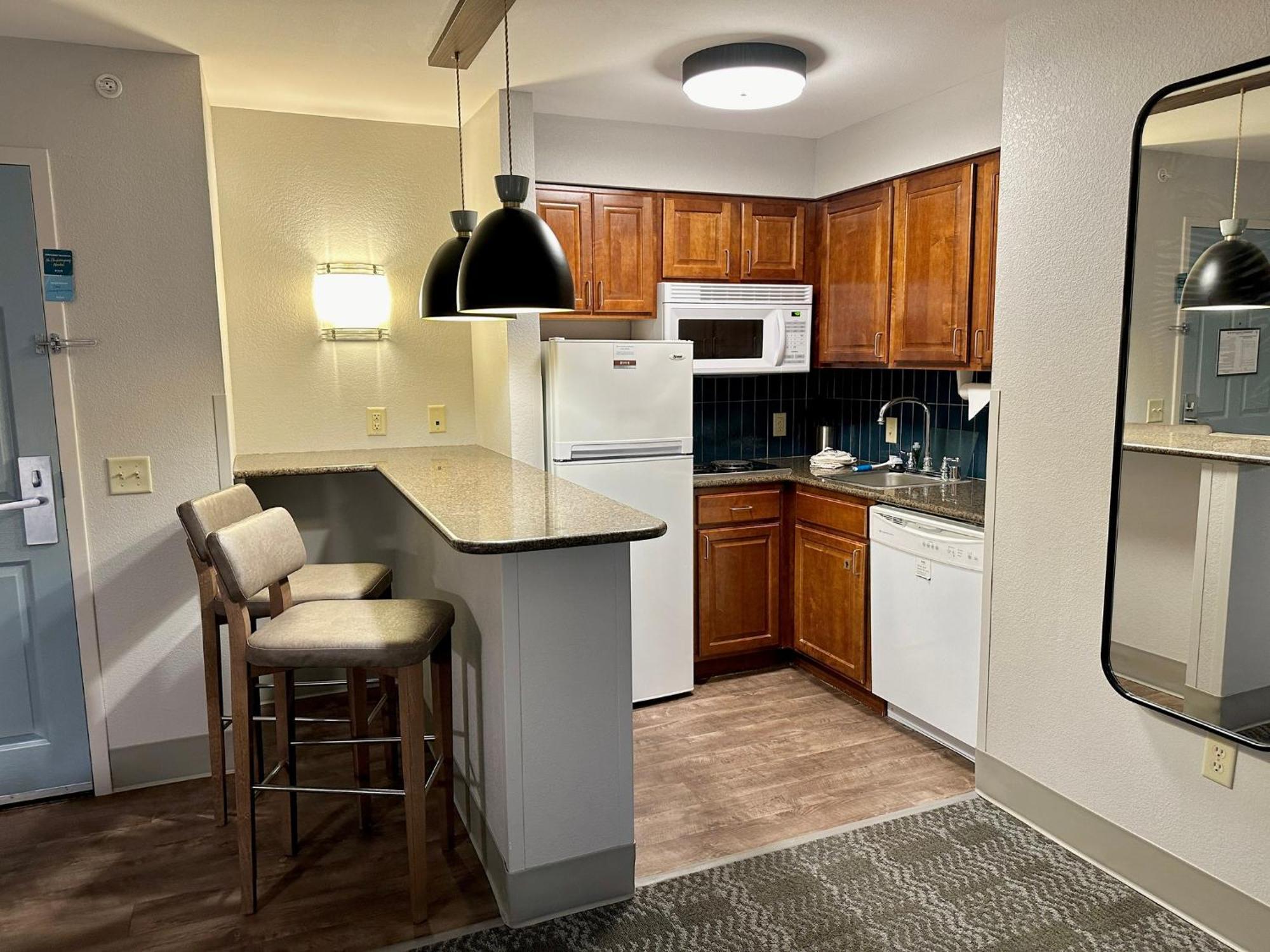 Staybridge Suites Milwaukee West-Oconomowoc By Ihg Екстер'єр фото