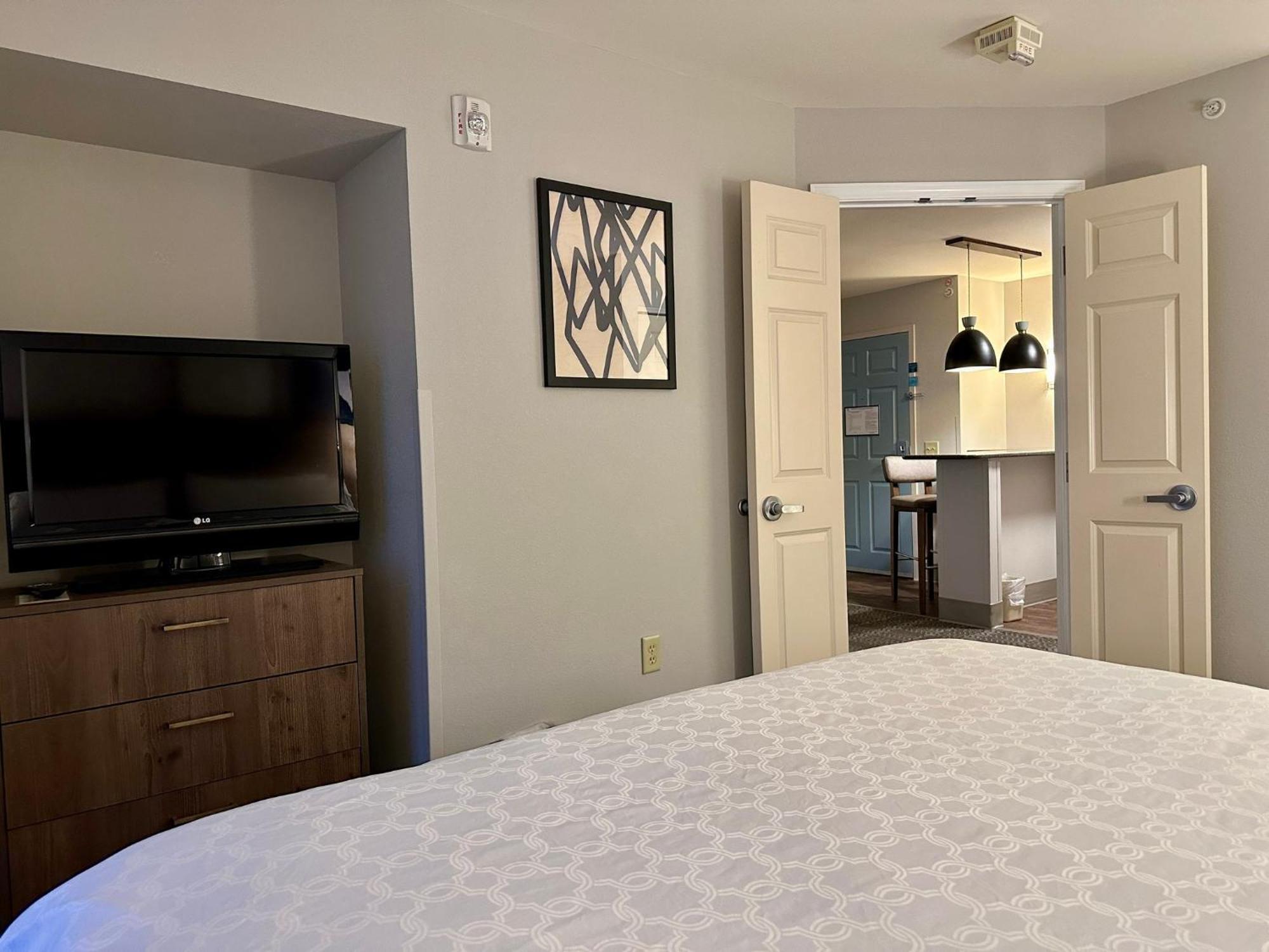 Staybridge Suites Milwaukee West-Oconomowoc By Ihg Екстер'єр фото