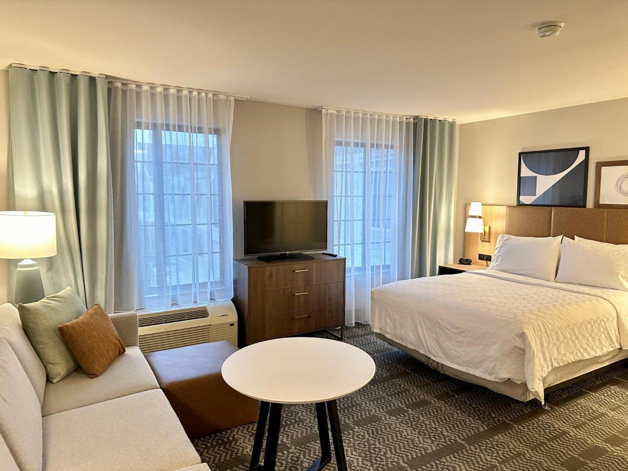 Staybridge Suites Milwaukee West-Oconomowoc By Ihg Екстер'єр фото