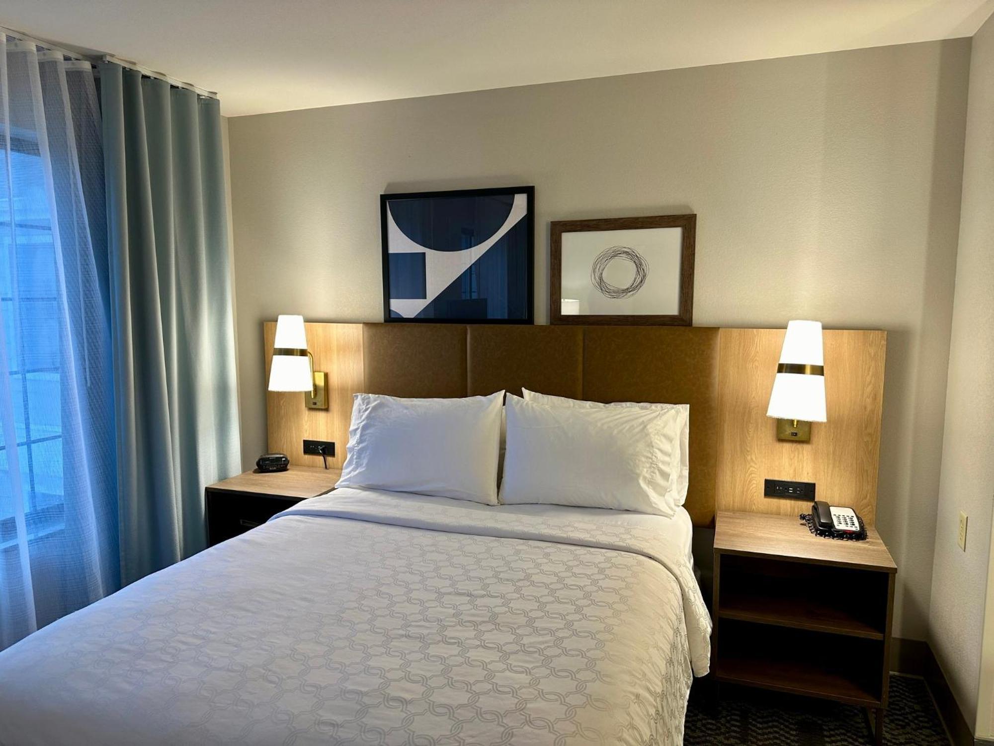 Staybridge Suites Milwaukee West-Oconomowoc By Ihg Екстер'єр фото