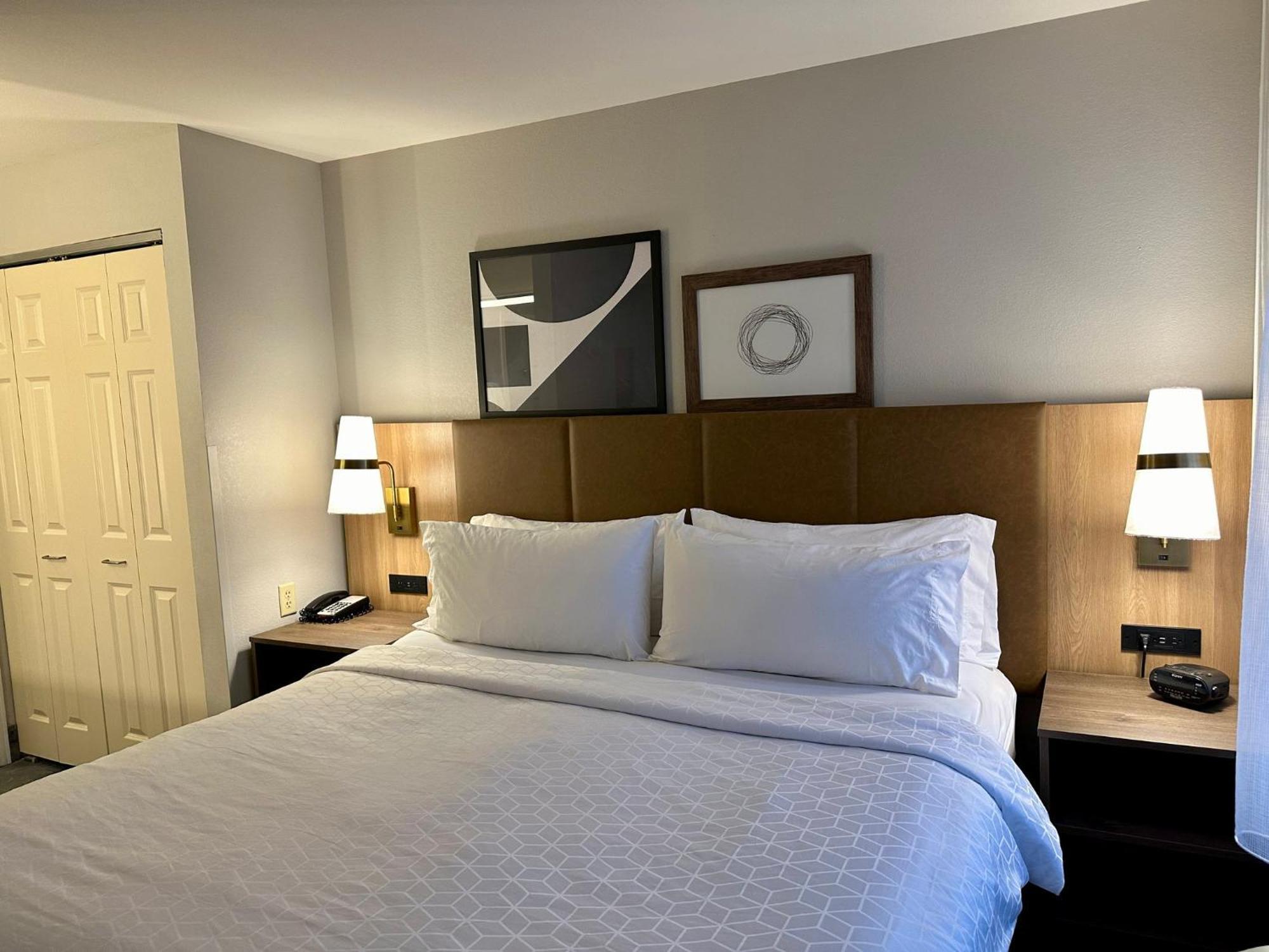 Staybridge Suites Milwaukee West-Oconomowoc By Ihg Екстер'єр фото