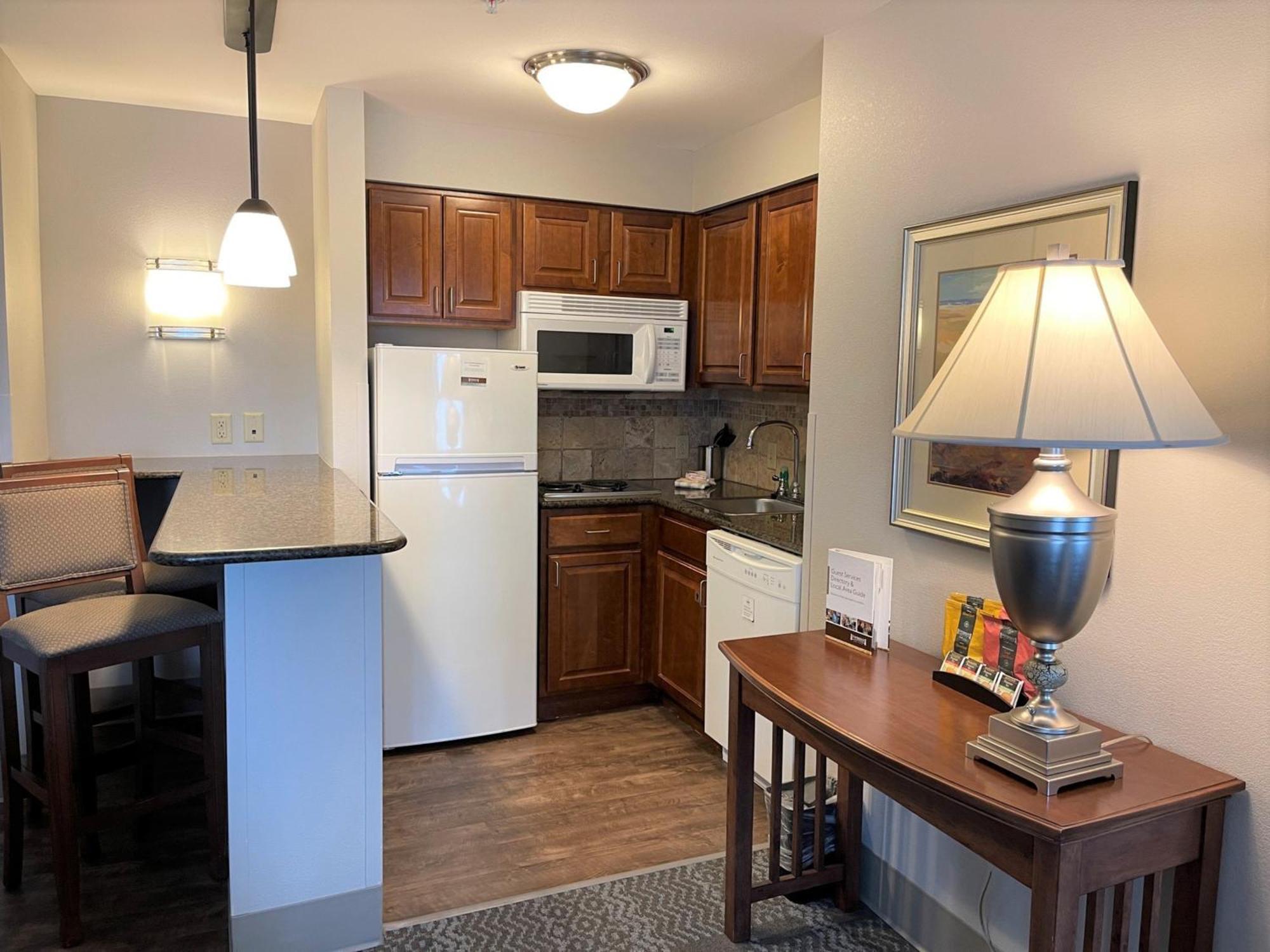 Staybridge Suites Milwaukee West-Oconomowoc By Ihg Екстер'єр фото
