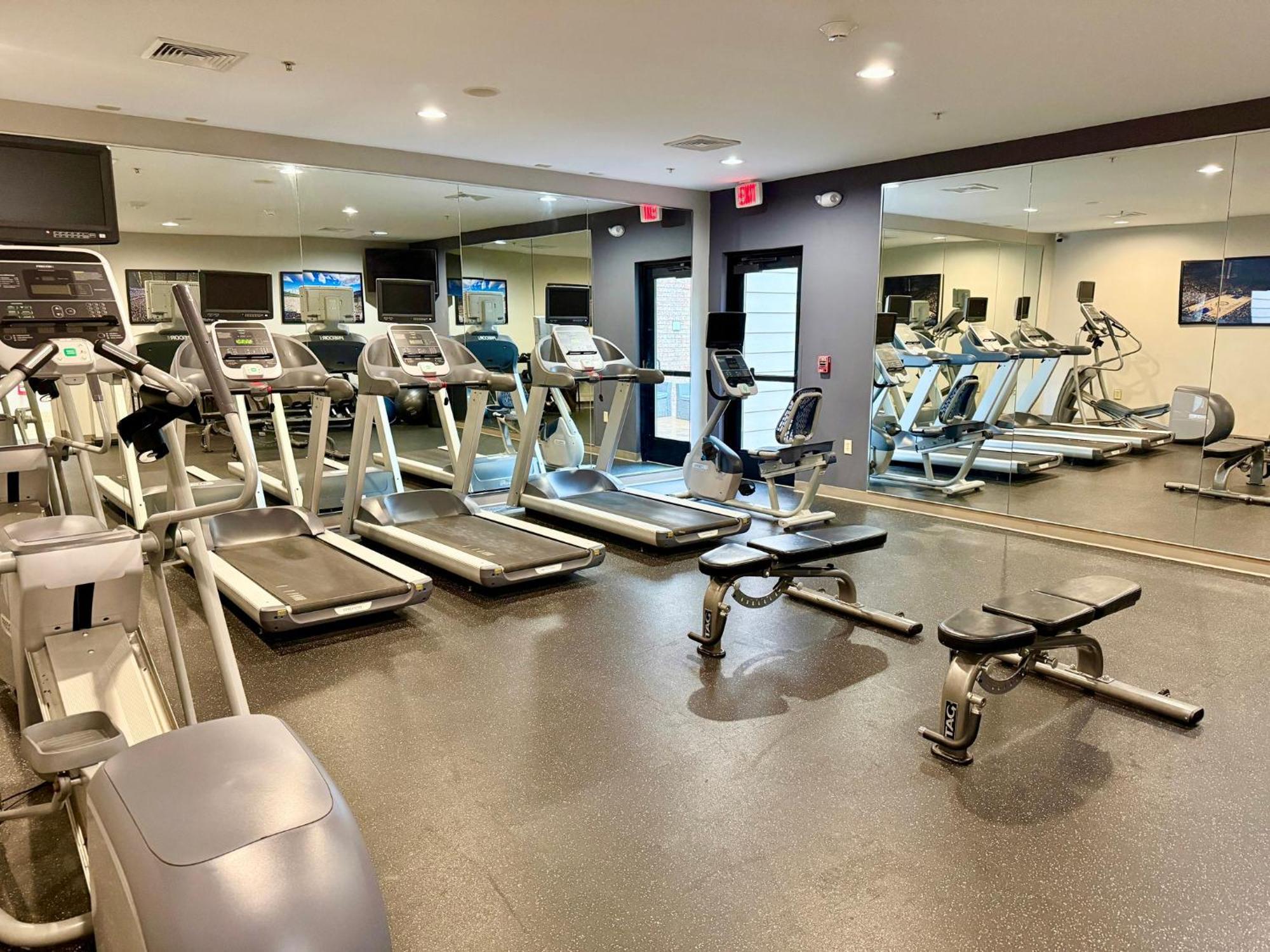 Staybridge Suites Milwaukee West-Oconomowoc By Ihg Екстер'єр фото