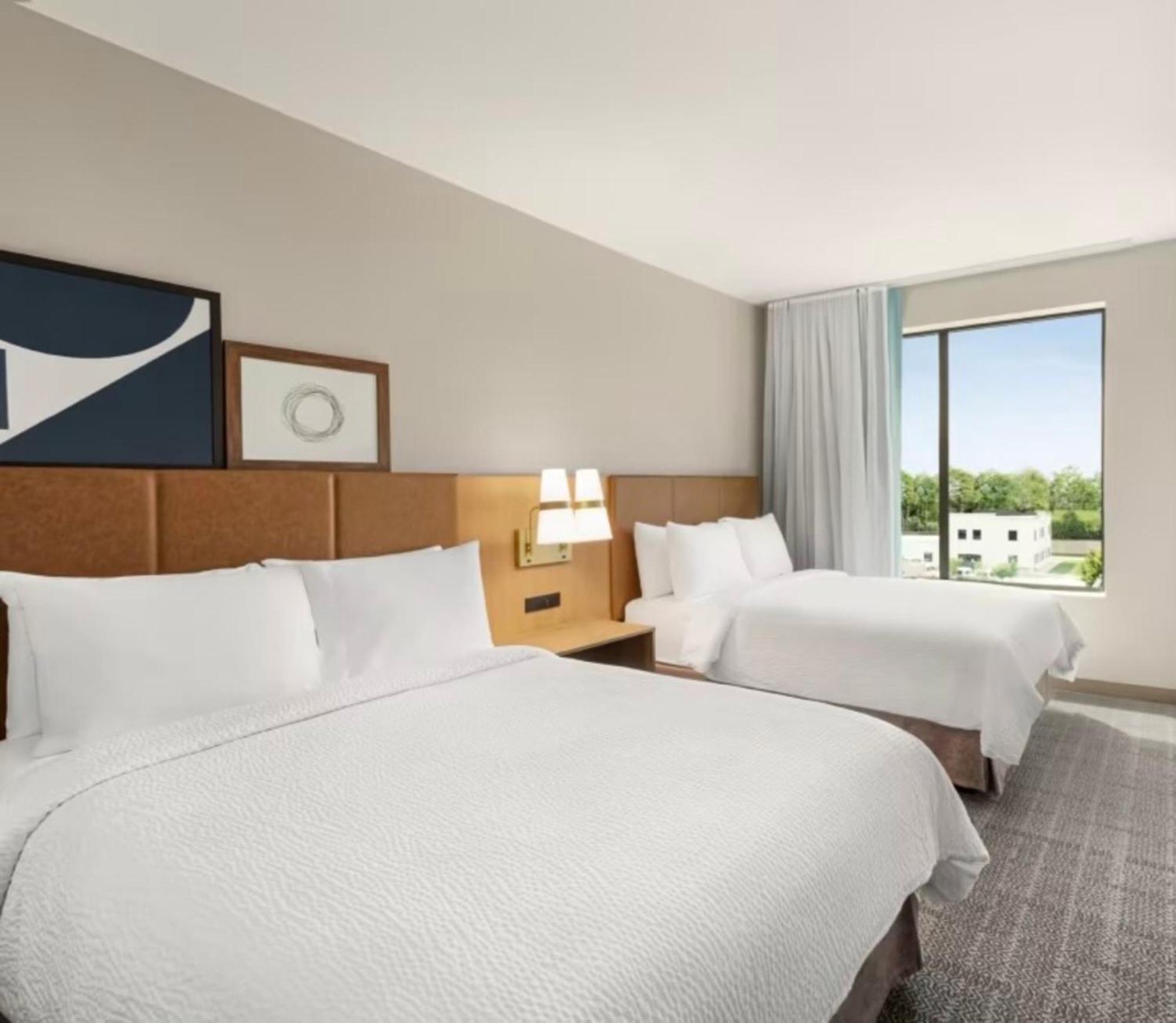Staybridge Suites Milwaukee West-Oconomowoc By Ihg Екстер'єр фото