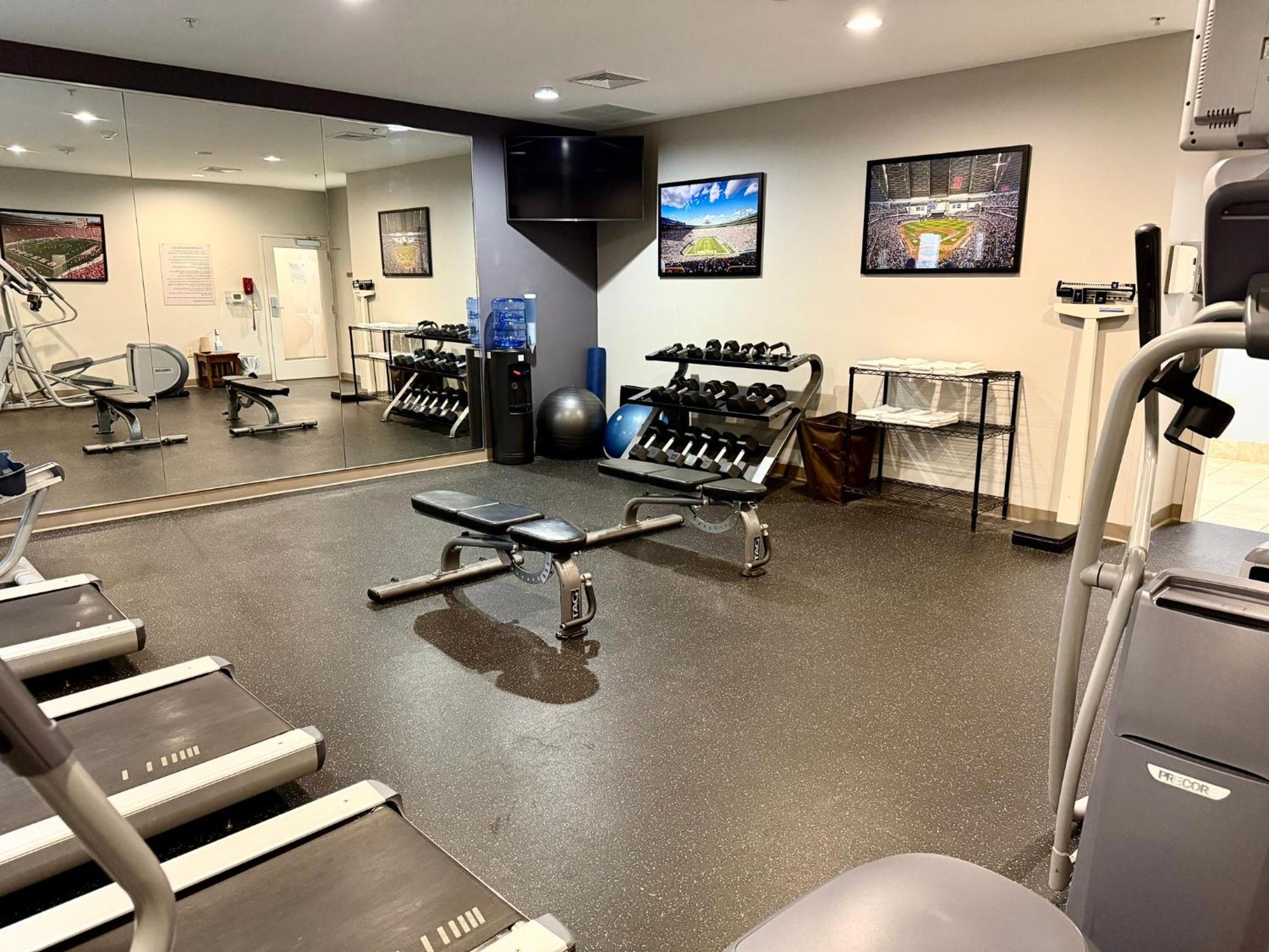 Staybridge Suites Milwaukee West-Oconomowoc By Ihg Екстер'єр фото